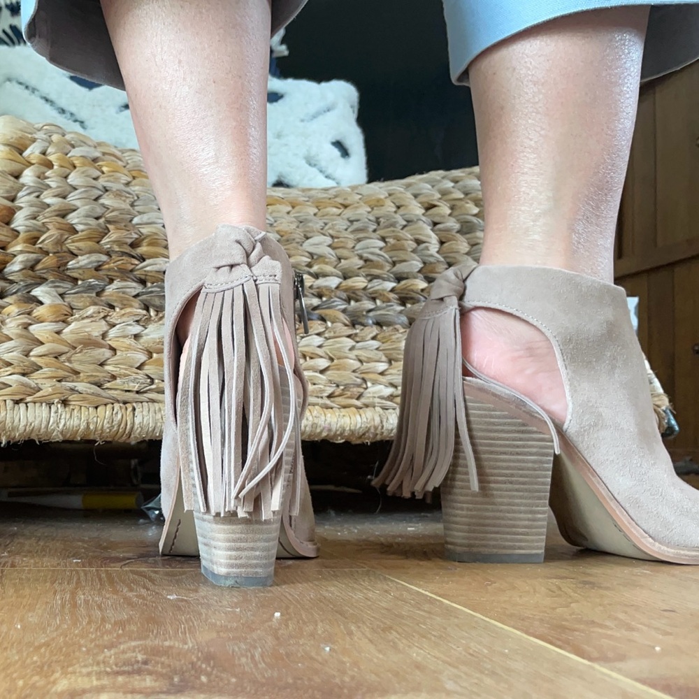 Vince Camuto Suede Kyleena Ankle Bootie Size 7 - Picture 9 of 15